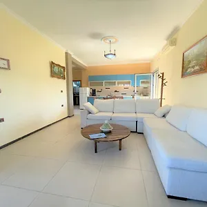  Apartment Licenji